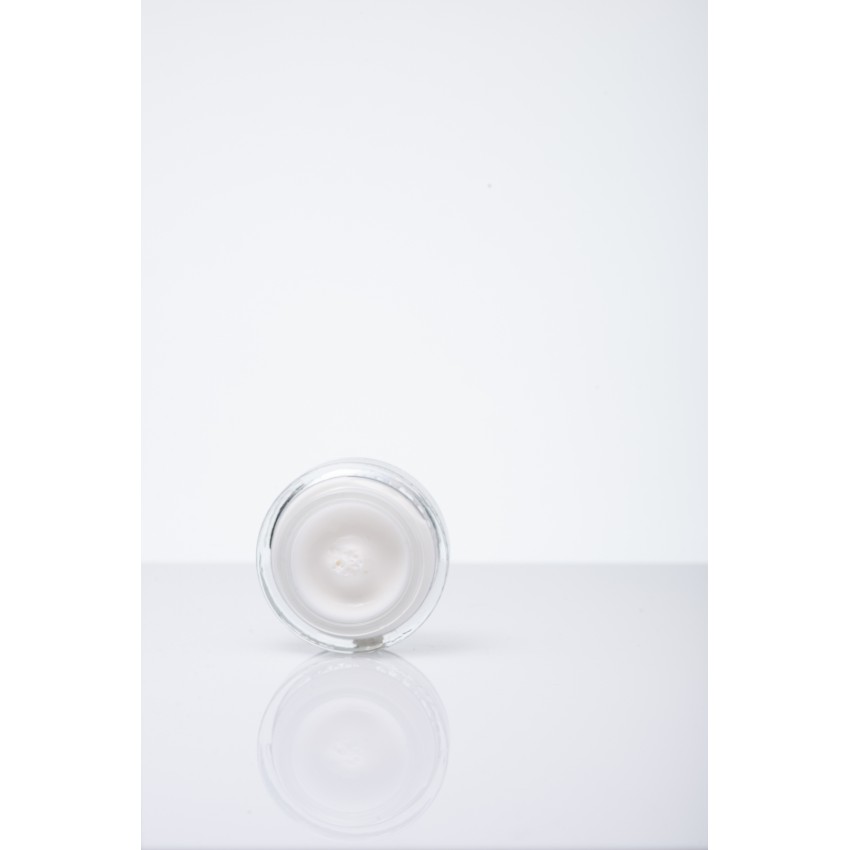 Anti-wrinkle eye cream with mastic oil and olive oil